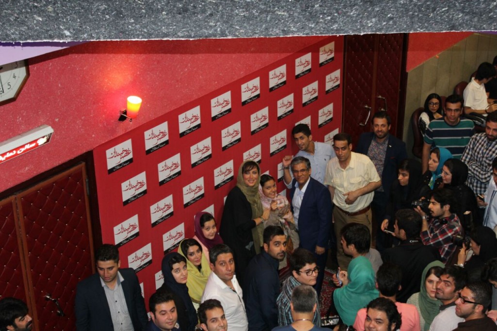 ازدحام در سینما استقلال