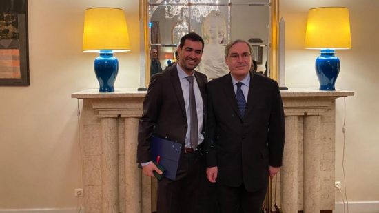 شهاب حسینی در کنار سفیر فرانسه در شب دریافت شوالیه