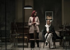میترا حجار و پردیس پورعابدینی در "بی مادر"