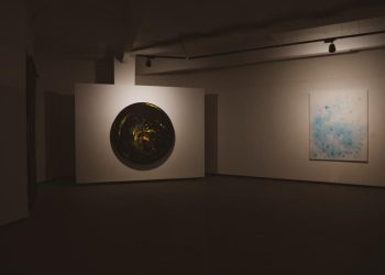 مرجان شکری با اشراق پروانه ها در گالری آریانا