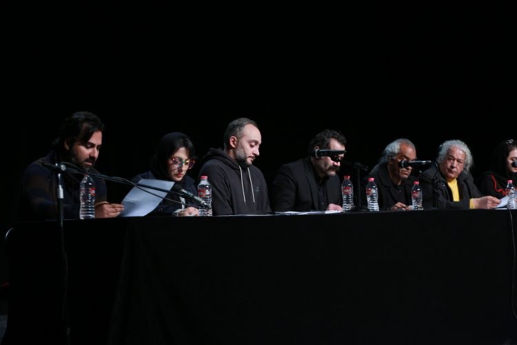 نمایش نامه خوانی «خانه خیابان مهر» برگزار شد/ لزوم حمایت از هنرمندان جوان و و ارج نهادن به هنرمندان پیشکسوت