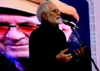 محمود کلاری با لحنی لرزان در آیین سپاس تهيه‌کنندگان مطرح کرد: به خاطر آوردن داریوش مهرجویی، کار سختی است!/ به محض ورود به فرودگاه مرا گرفتند چون...