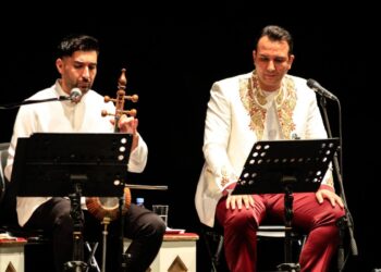 برگزاری کنسرت گروه قمر با صدای مصطفی جلالی‌پور در تالار وحدت