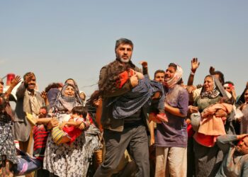 قصه بم روی پرده سینما میرود/ حامد زمانی برای فیلم «احمد» خواند