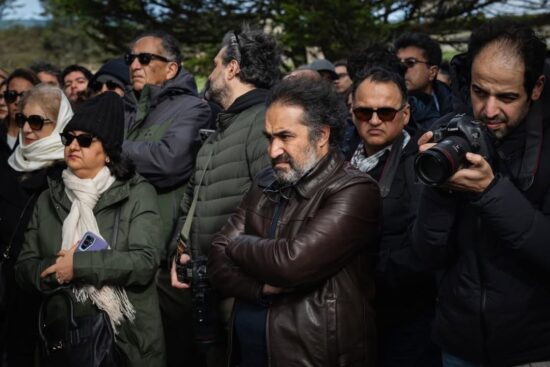 افشین هاشمی در مراسم تدفین بهرام بیضایی در سانفرانسیسکو