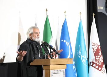 مسئولیت‌گریزی هیات انتخاب پارسال، این وضع را رقم زد+خطر حذف دو فیلم اصلی از جشنواره فیلم فجر۴۴!+وعده‌ی نمایش «برمودا» و ارائه «اینترنت موثر» به خبرنگاران!