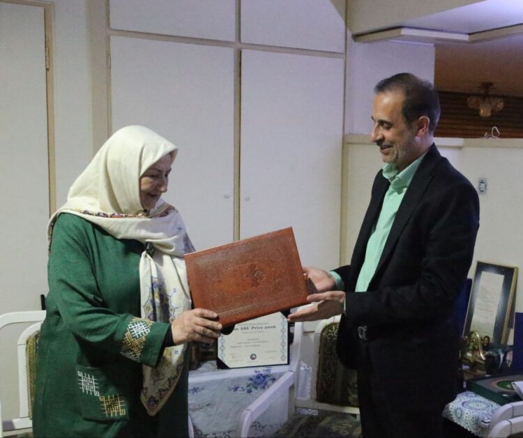 عذرا وکیلی