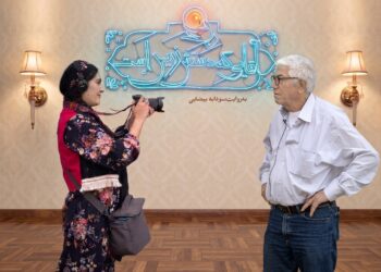 مستند آقایی که دستش زرین است