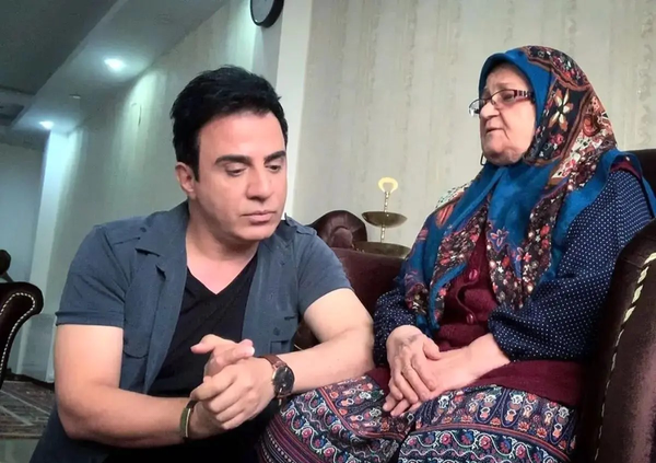 عمو پورنگ و مادرش
