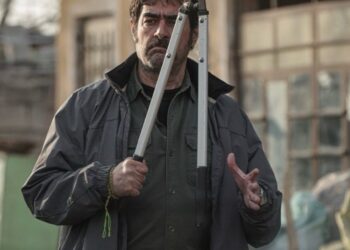 قیچی باغبونی+ تسبیح!⇐رونمایی از تصاویر تازهی شهاب حسینی در فیلم «بیدار»